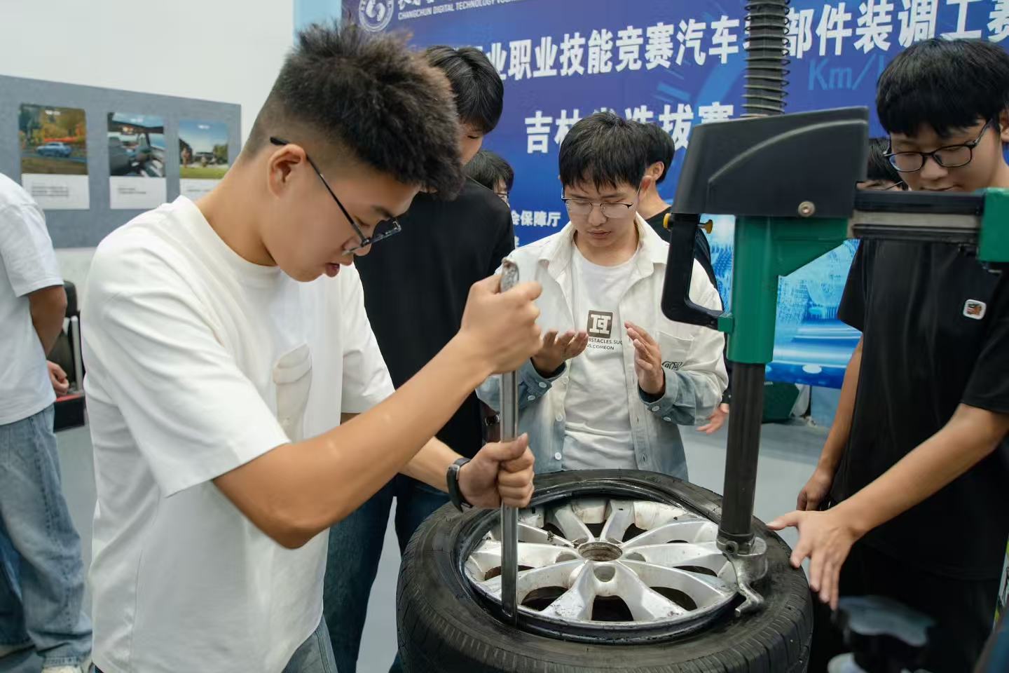 数字科技职业院校选择指南：从产业需求看技能人才培养