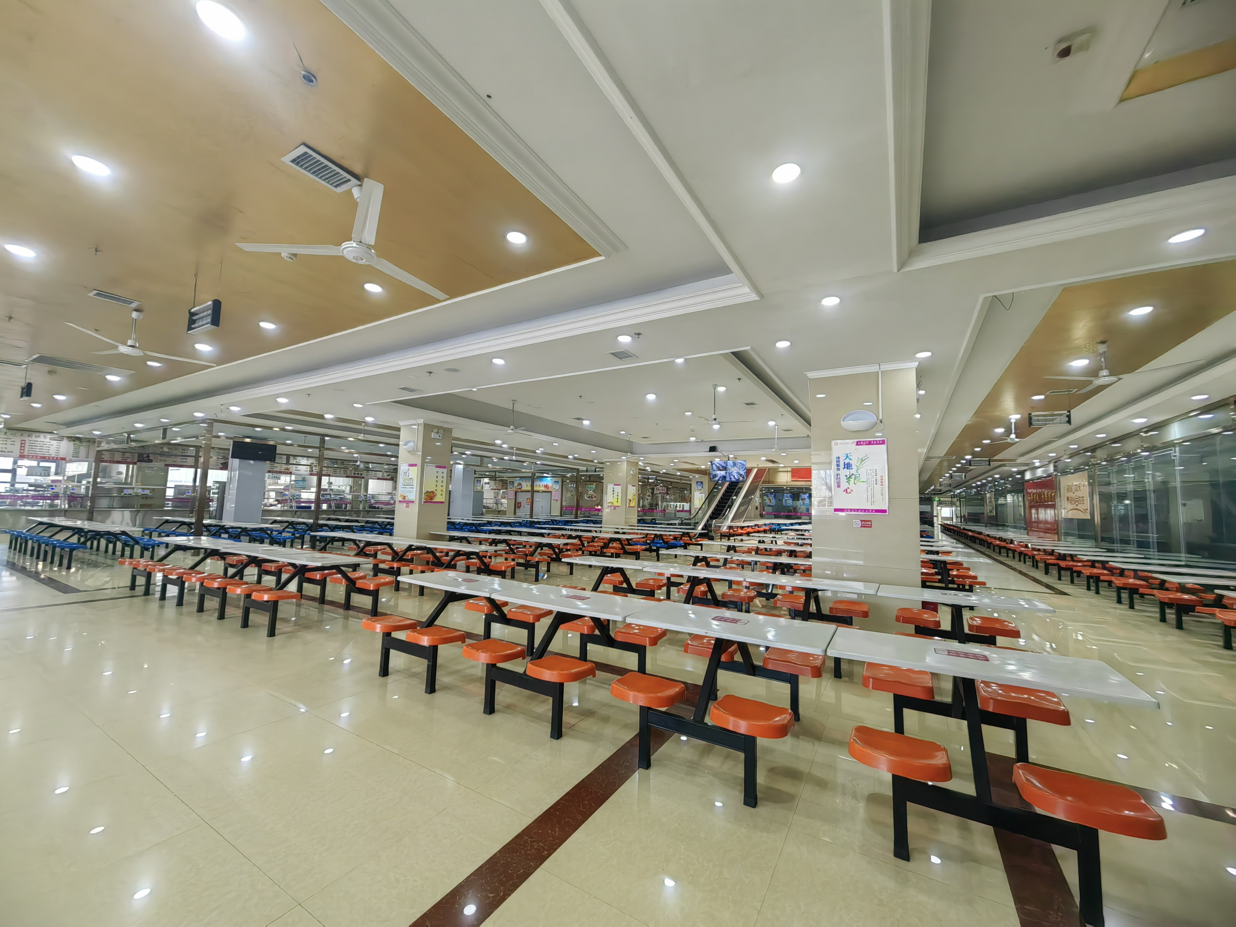 省级校园食品标准食堂.jpg