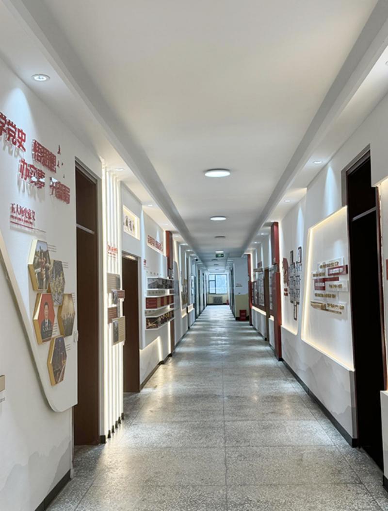 党建文化长廊.jpg