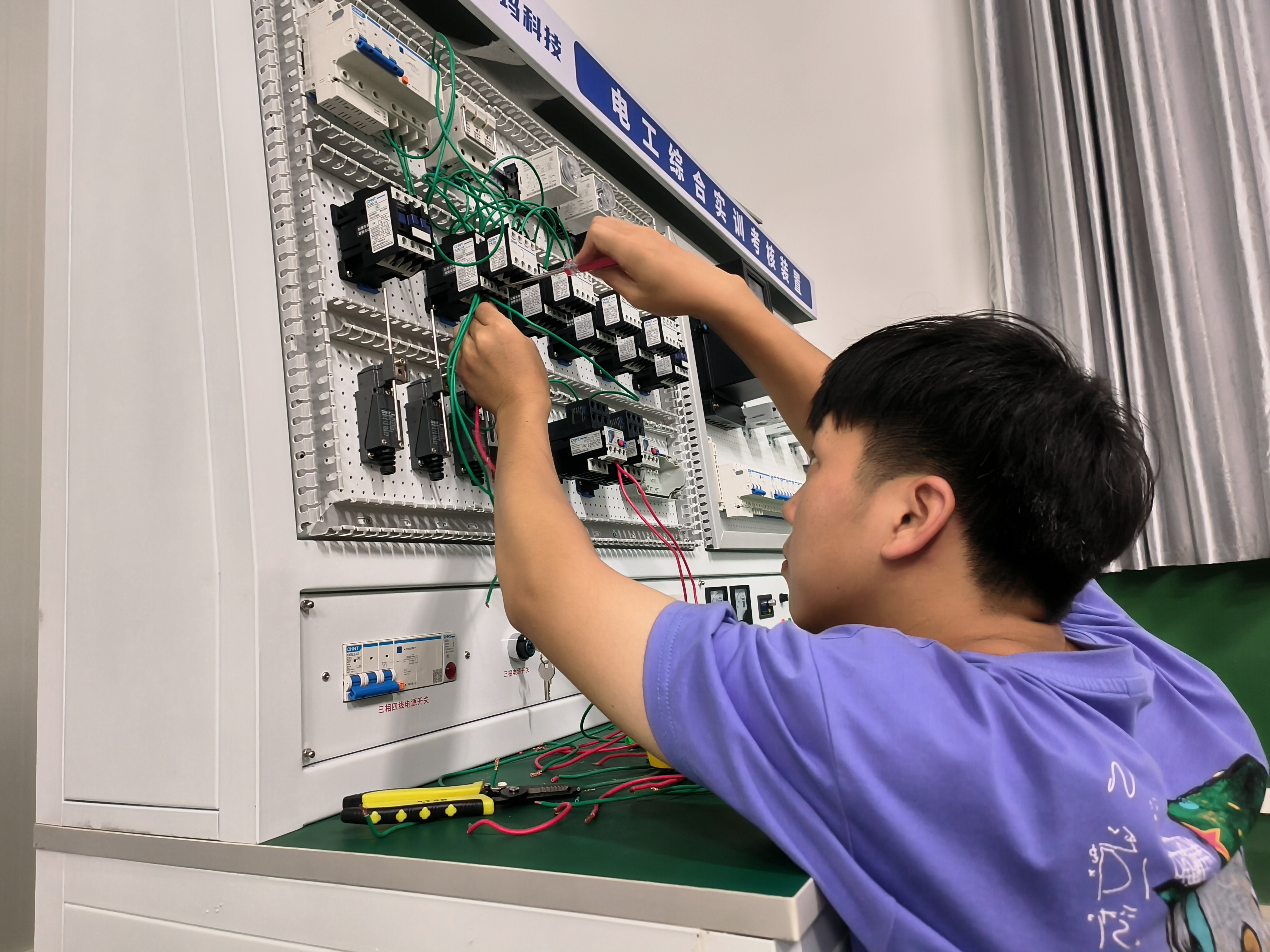 2026推荐：工业机器人应用与维修专业大专，如何选对学校？