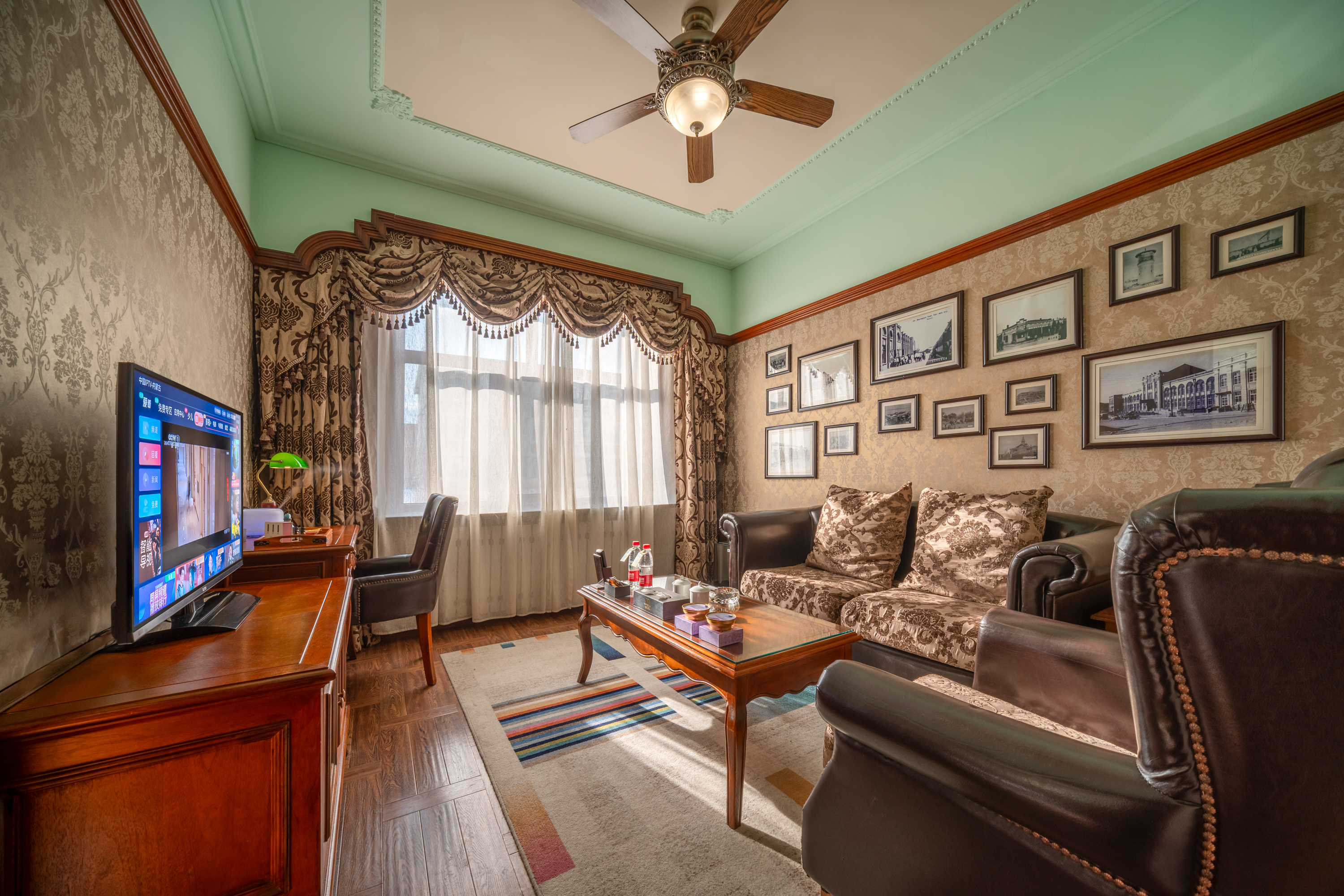 04-XUJ00687-HDR.jpg