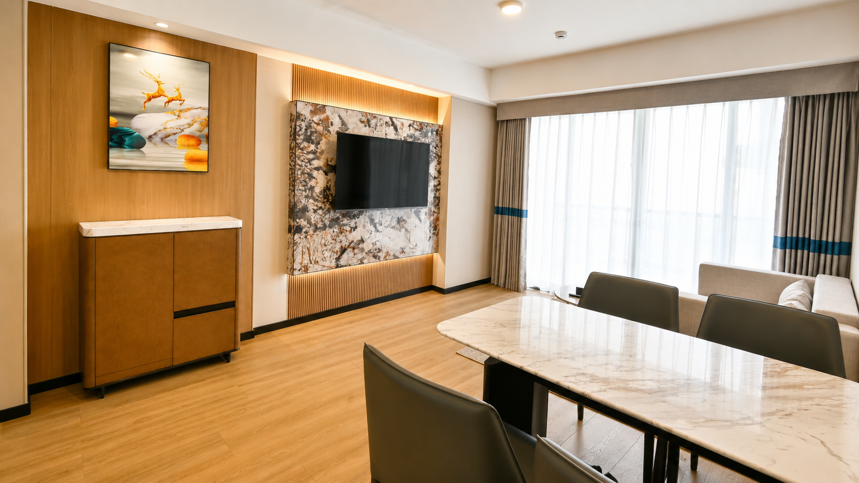 Executive Suite Great Room.png