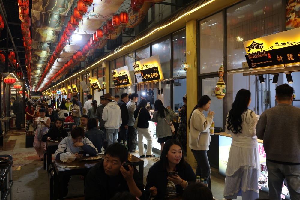 2026优选特色美食哪个好？敦煌沙州食坊美食街深度推荐