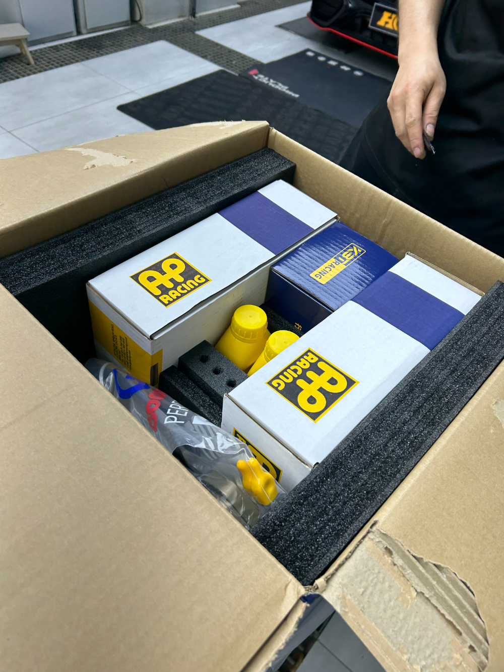 奔驰C260改AP刹车 (3).JPG