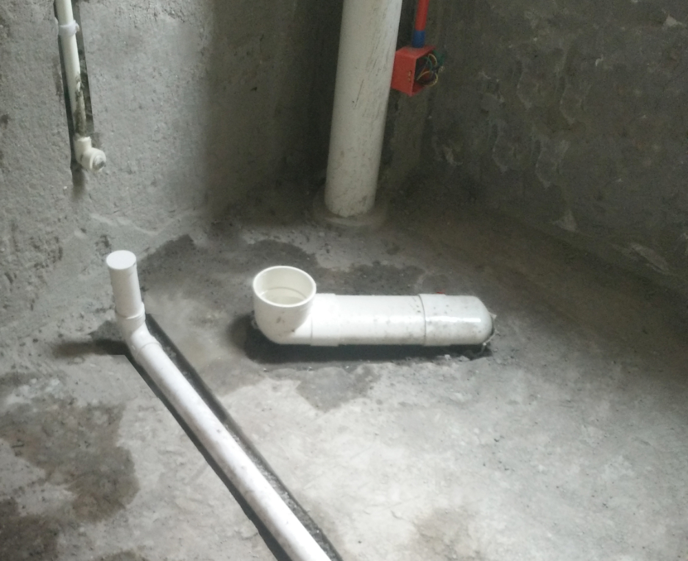 马桶移位使用扁管.jpg