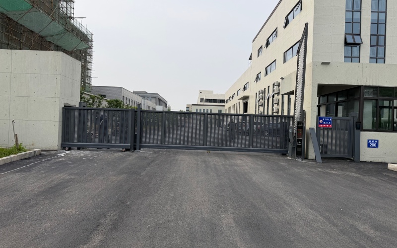 2026优选学校电动伸缩门工厂：选型逻辑与实力拆解