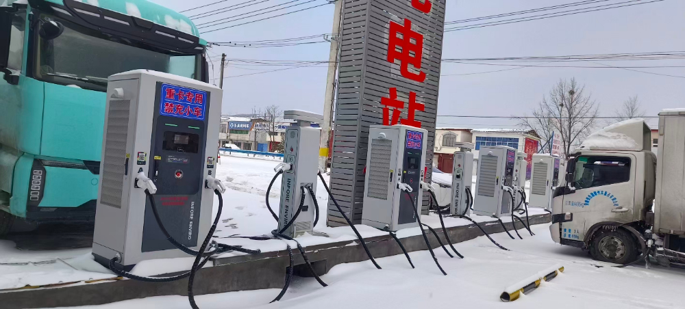 雪天场景 400kW一体机.jpg