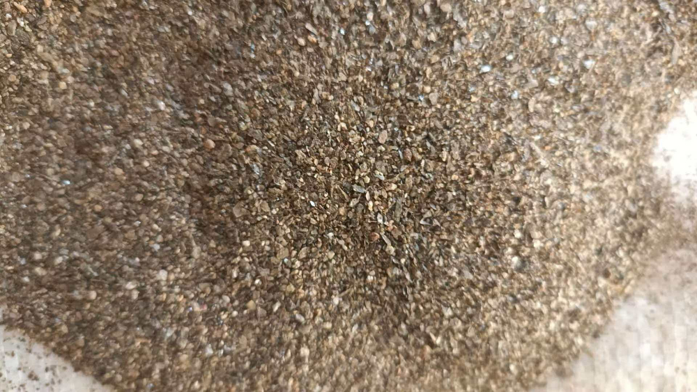 灵寿县京石矿产-膨胀蛭石  云母细粉 工业填充料.jpg