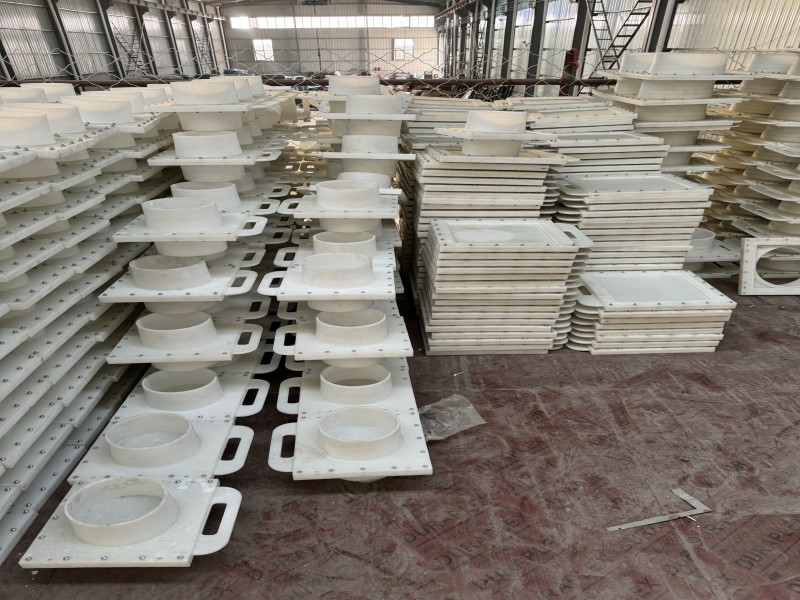 塑料闸门.jpg