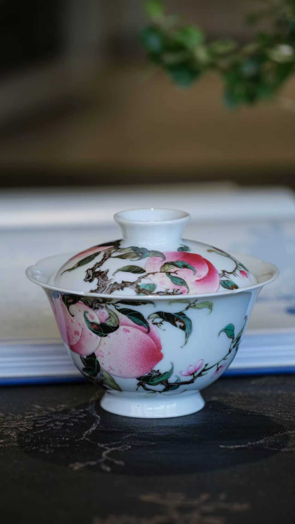 粉彩国画五桃花口盖碗.jpg