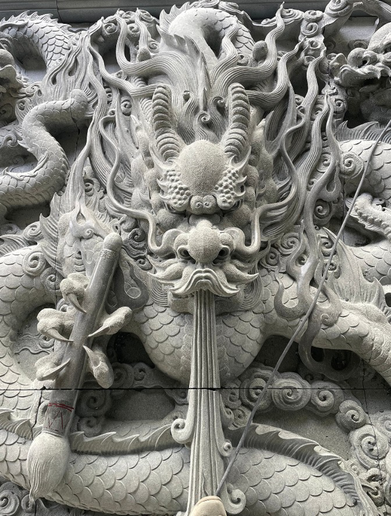 九龙高浮雕壁画.jpg