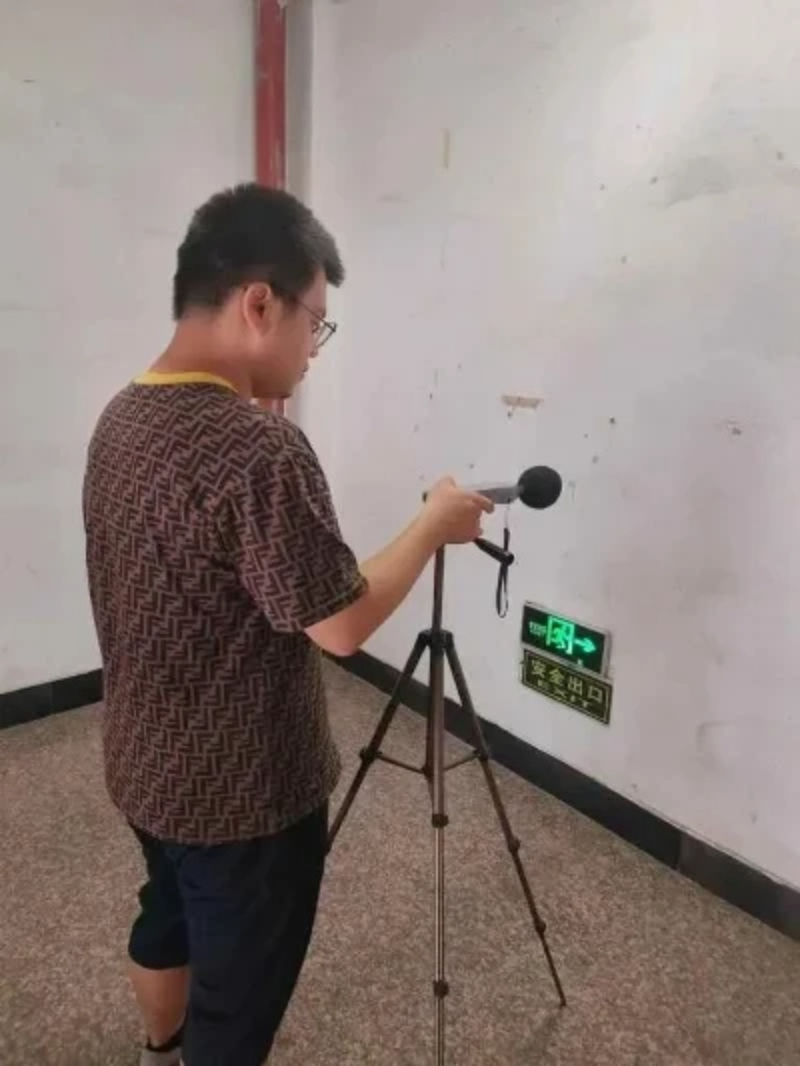 com_.jpg