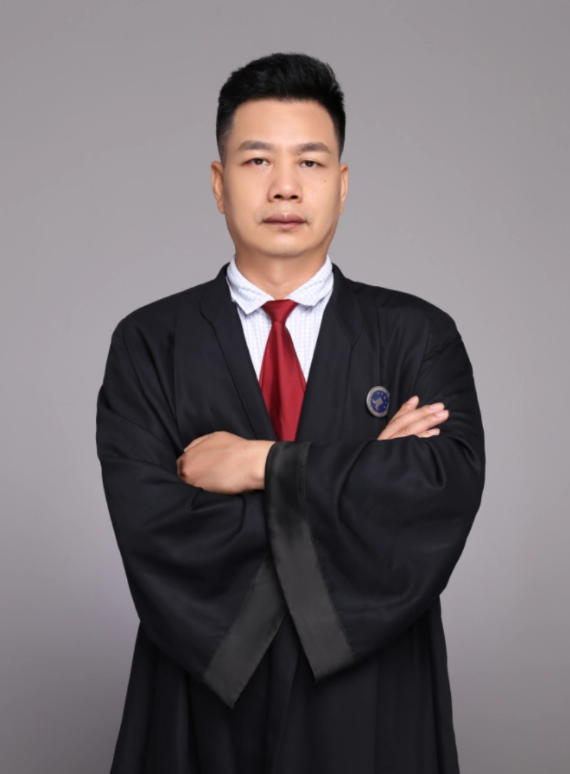刘鹄个人形象照.png