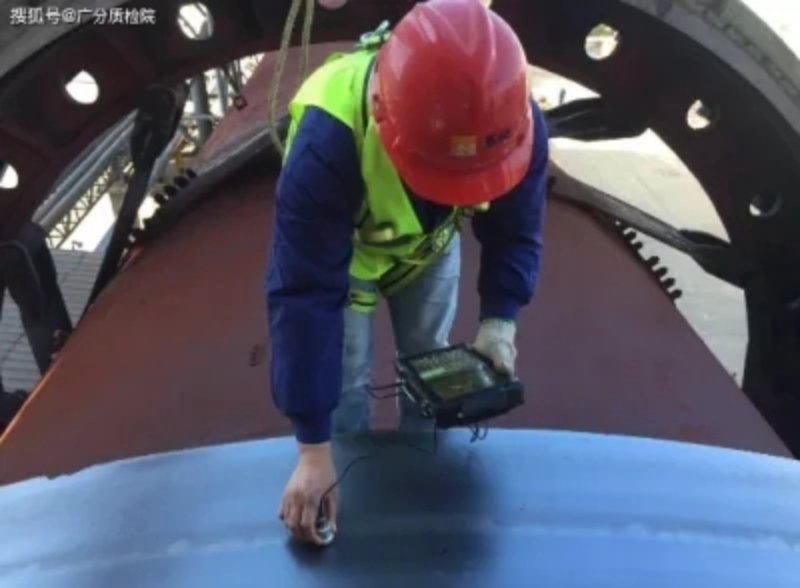 com_ (100).jpg