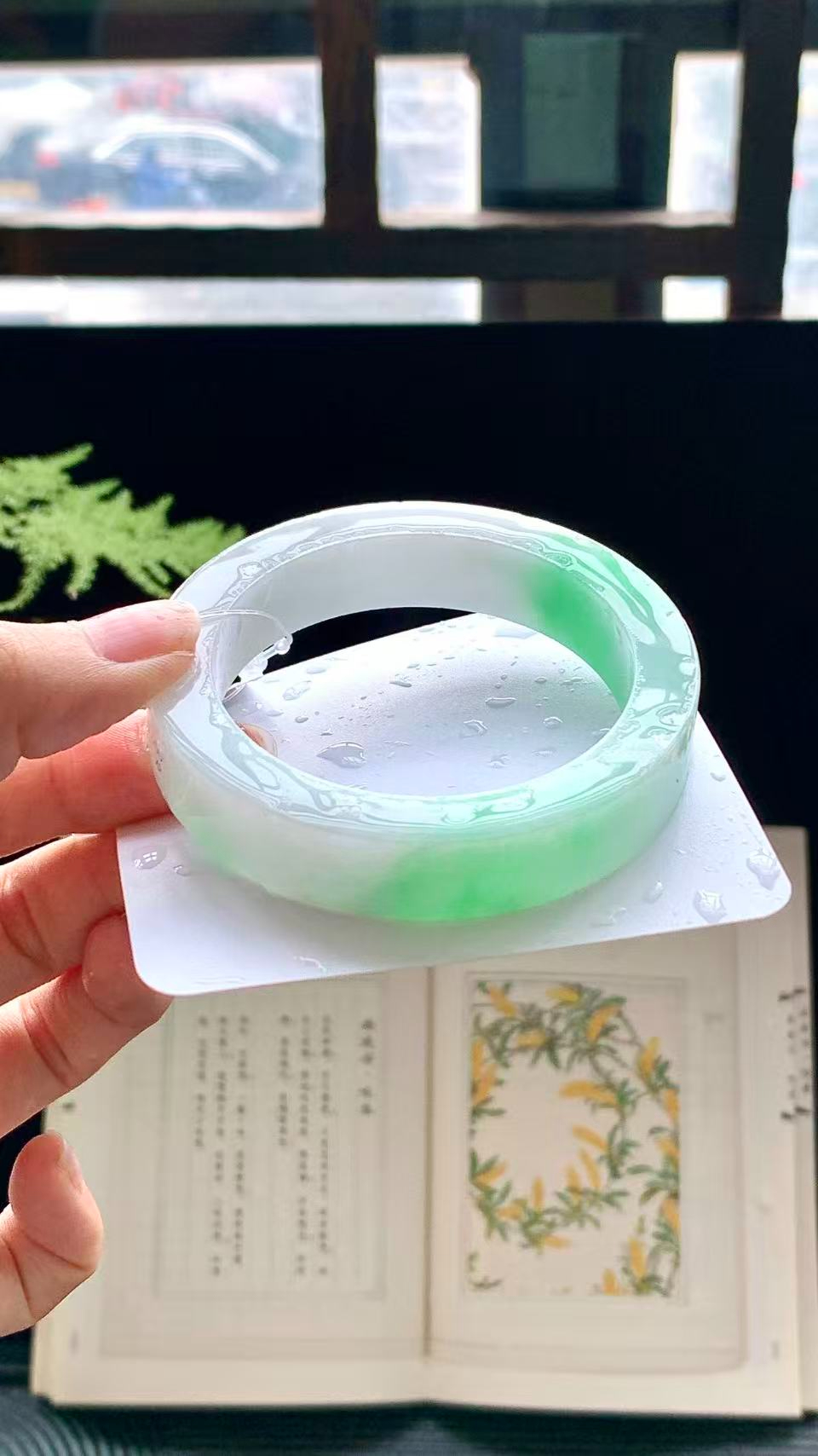 翡翠手把件源头厂家深度分析：高性价比选购指南