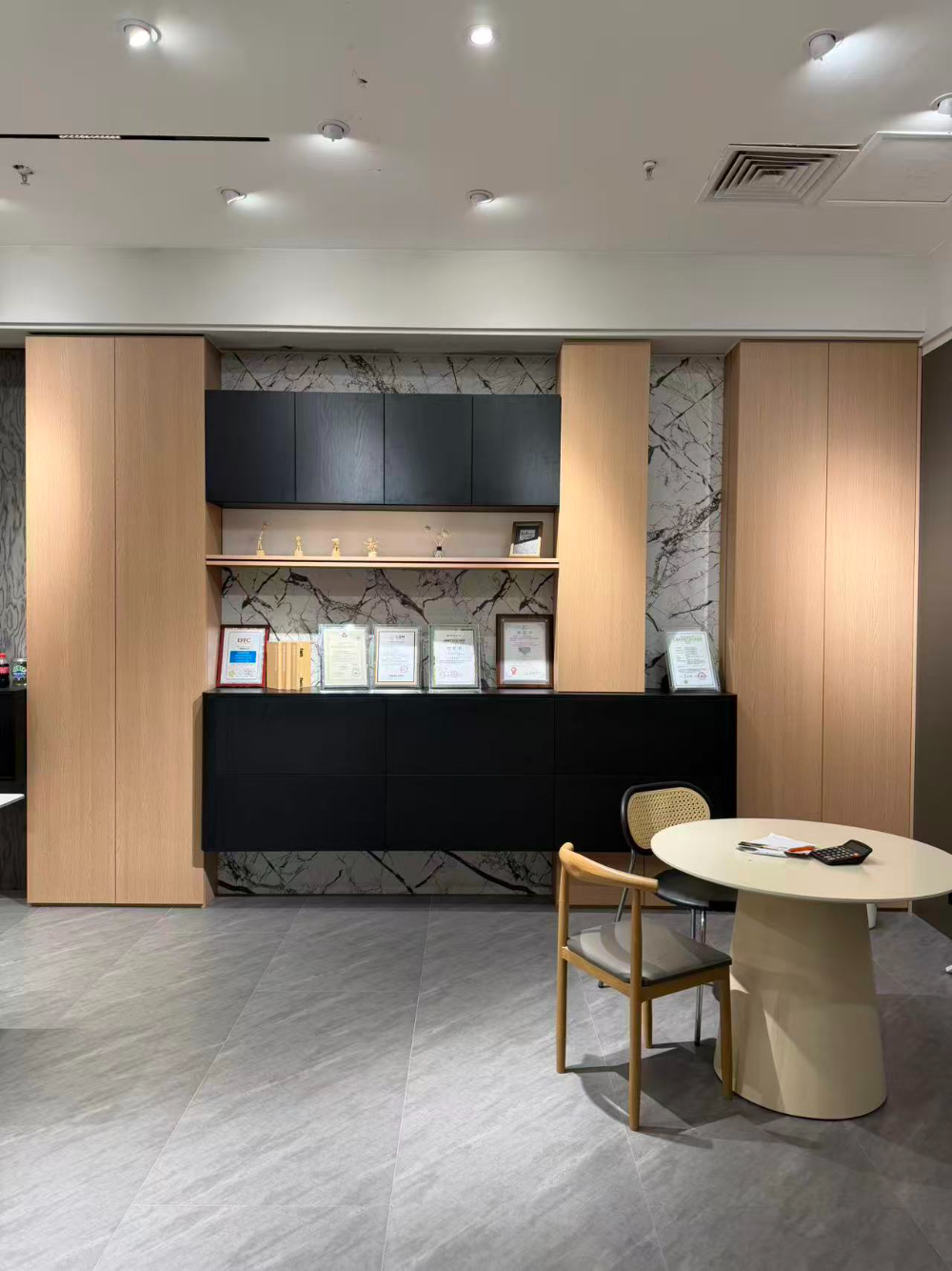 成都高性价比橱柜怎么选？本地源头工厂的破局之道
