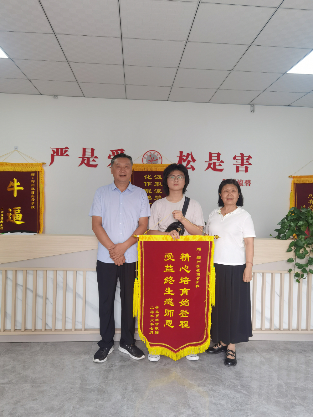 d304aab0-1b2e-4262-bc67-8043dce2d33e.jpg