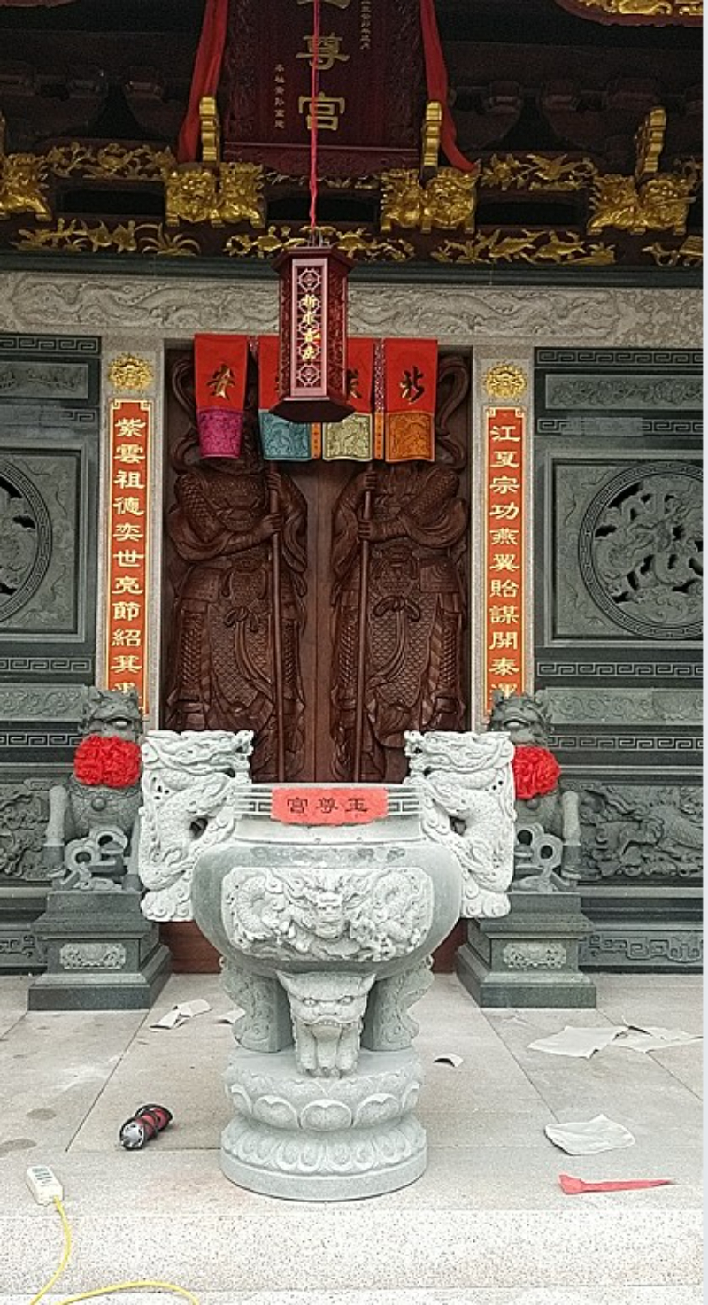 小型双狮底座石雕香炉.jpg
