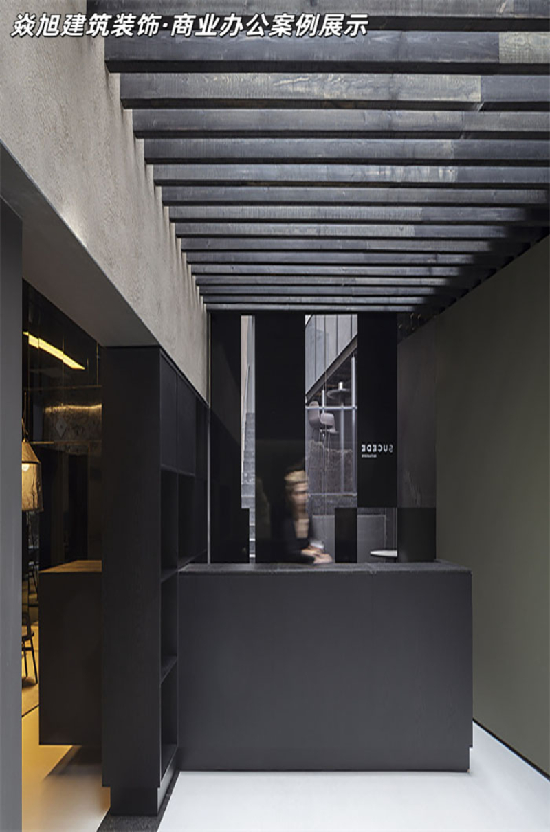 1700643320ec1658.jpg