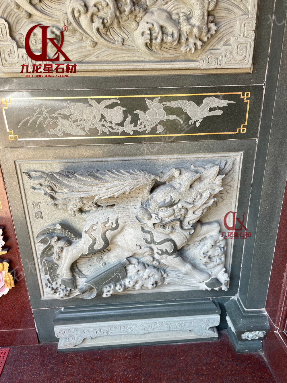宗祠侧墙青石飞麒麟花鸟浅雕石壁.JPG