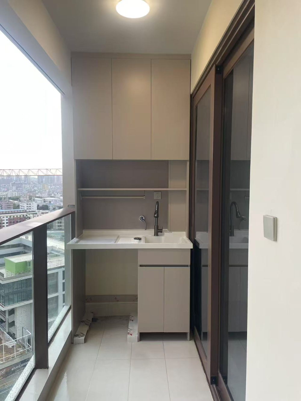 新桥站定制阳台柜 - 店铺