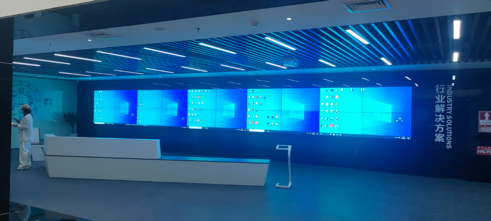 西安东软公司展厅拼接屏.jpg