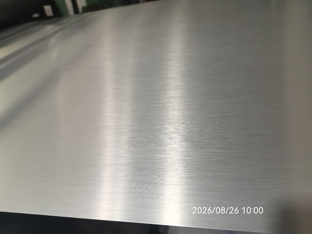 铝本色拉丝氧化铝卷01.jpg