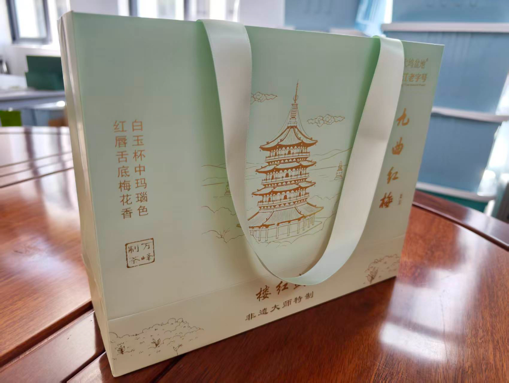 杭州服装包装礼盒批发厂家选择标准全解析