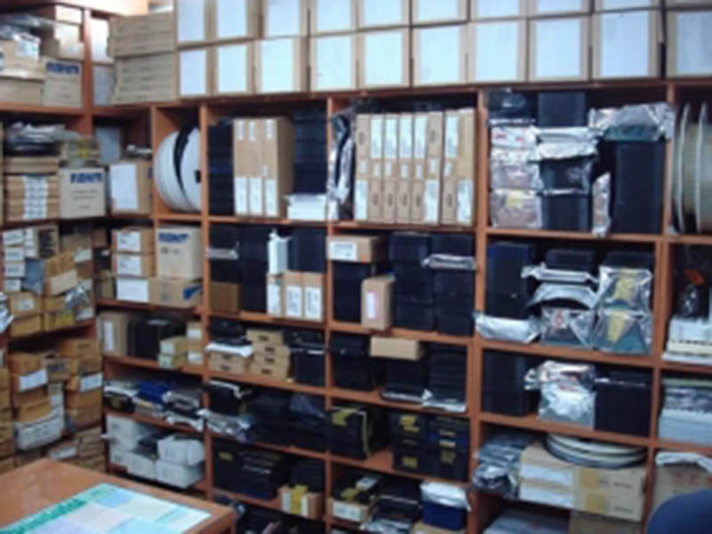 狄寨站LED显示屏回收 - 一站式服务