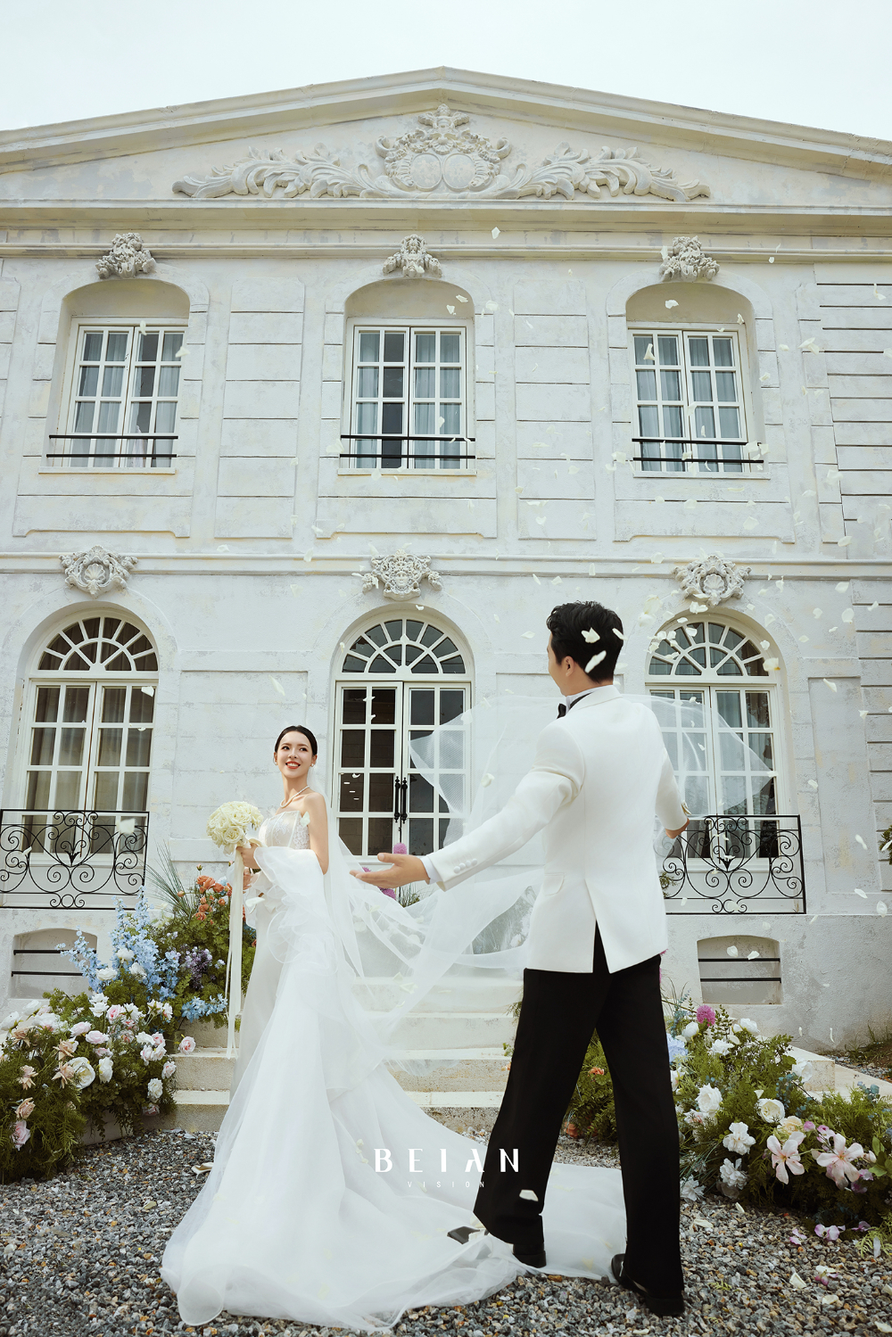 预算8000元川西婚纱旅拍全解析：选对团队，让每一分钱都花在画面上