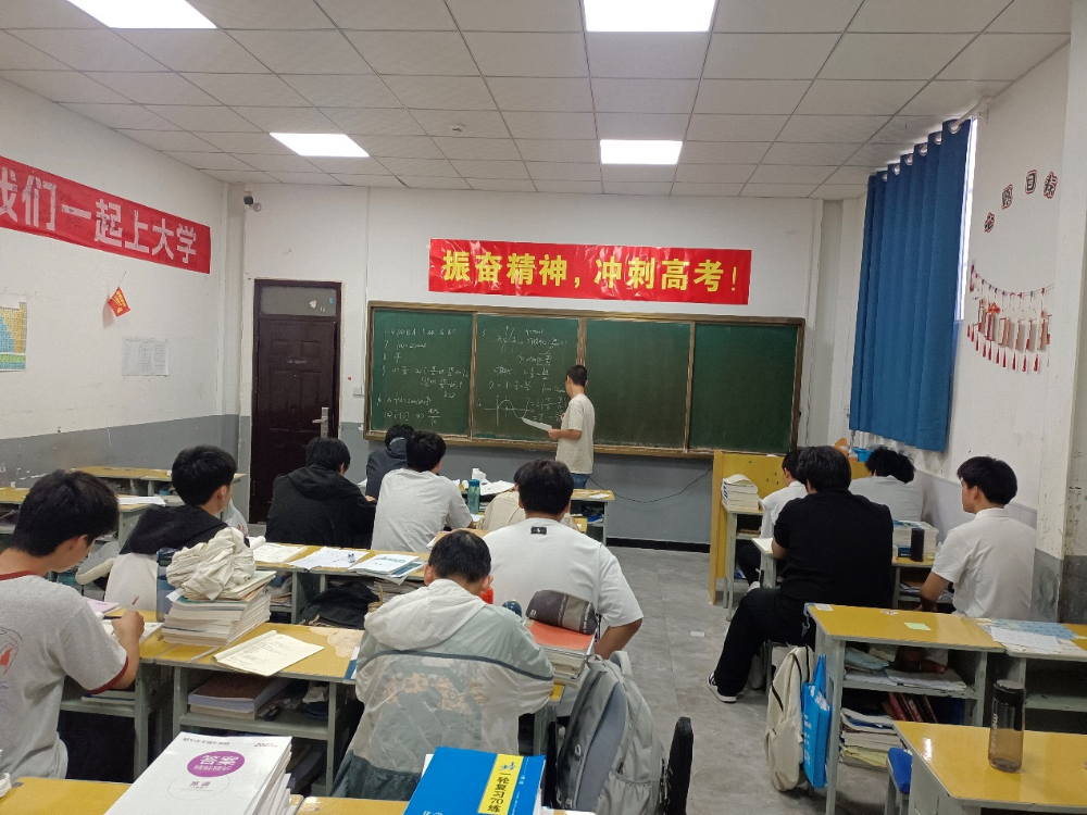 郑州高三应届生补习辅导班怎么选：从管理到的实战指南