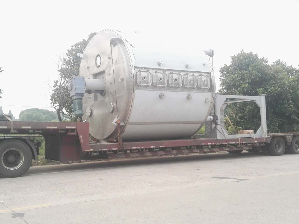 盘式干燥机装车 (3).jpg