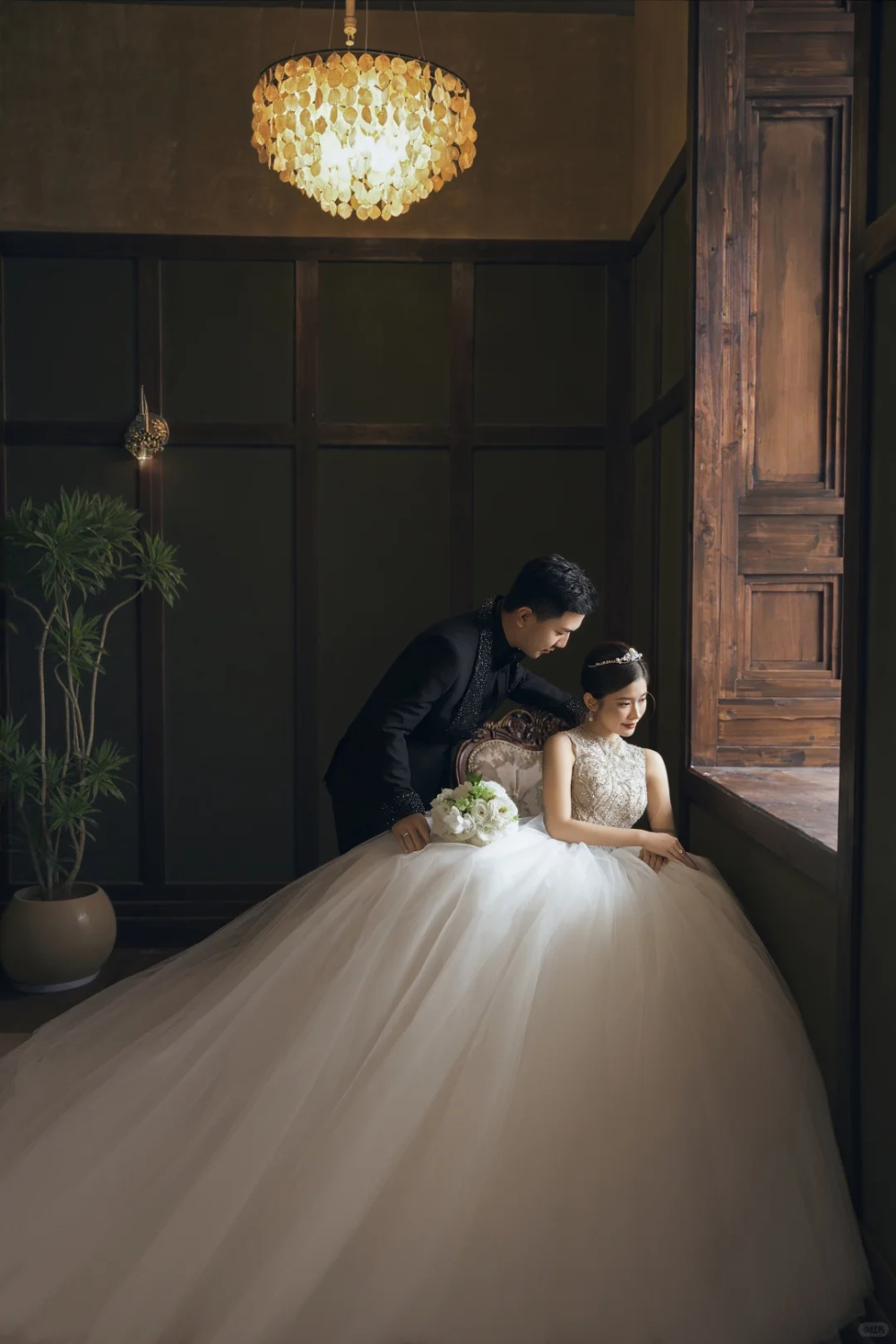 鹿漫映画法式复古浪漫油画风主纱高级感婚纱照18.jpg