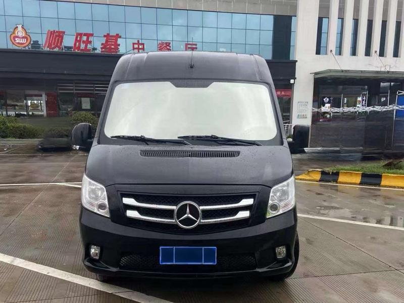 奔驰商务车3.jpg