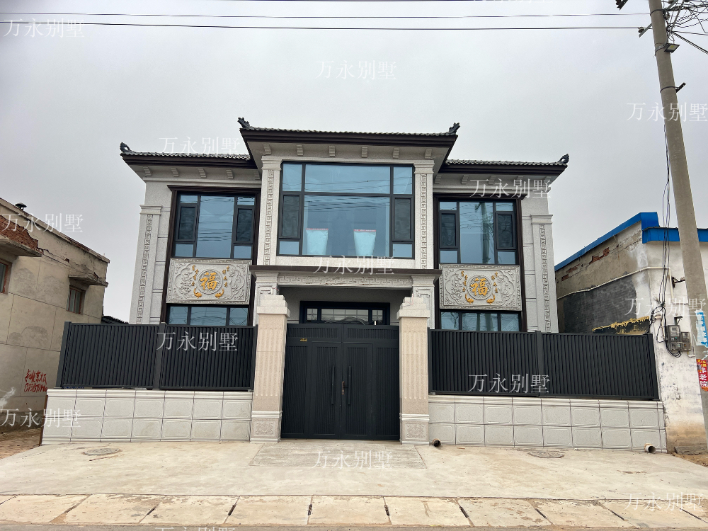 二层新中式带围墙门楼自建房
