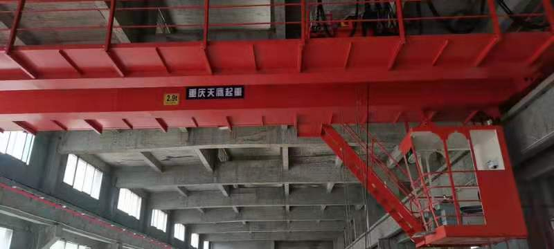 双小车出铝！卫华起重助力云南神火投产在望.jpg