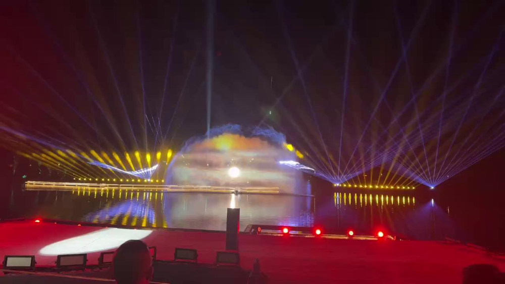 辽宁沈阳舍利塔公园灯光秀.jpg