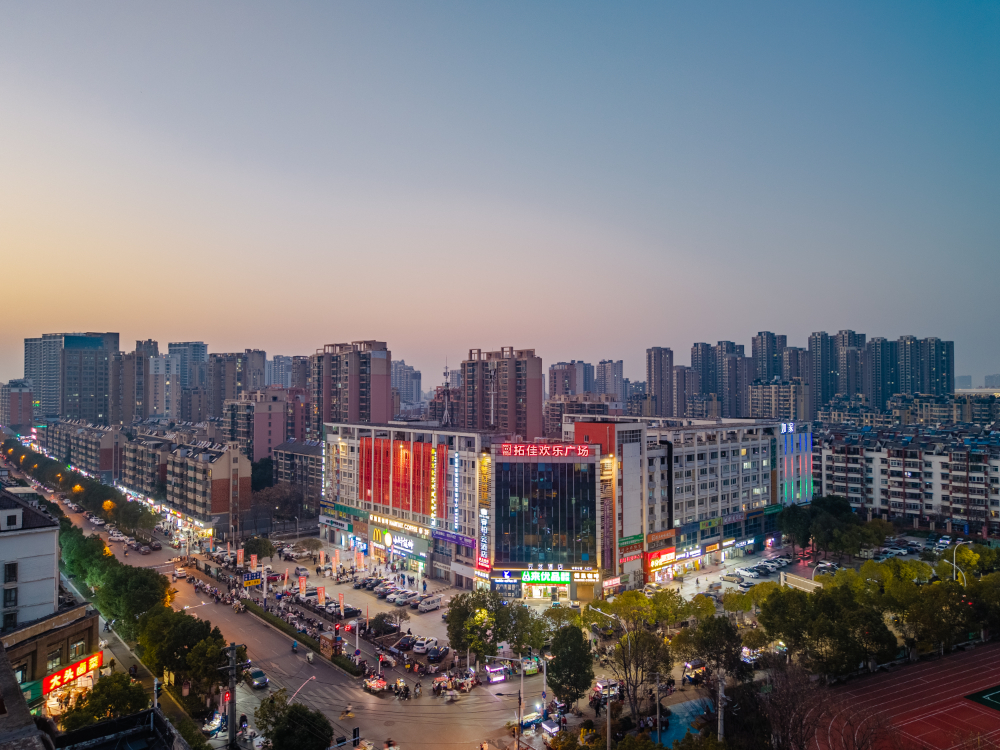 睿柏云史河路高铁西站店环境好吗？真实入住体验与硬件细节全解析
