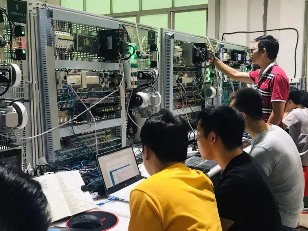 PLC编程培训2.jpg