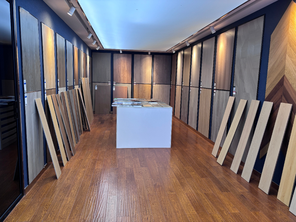 木材挑选展厅.jpg