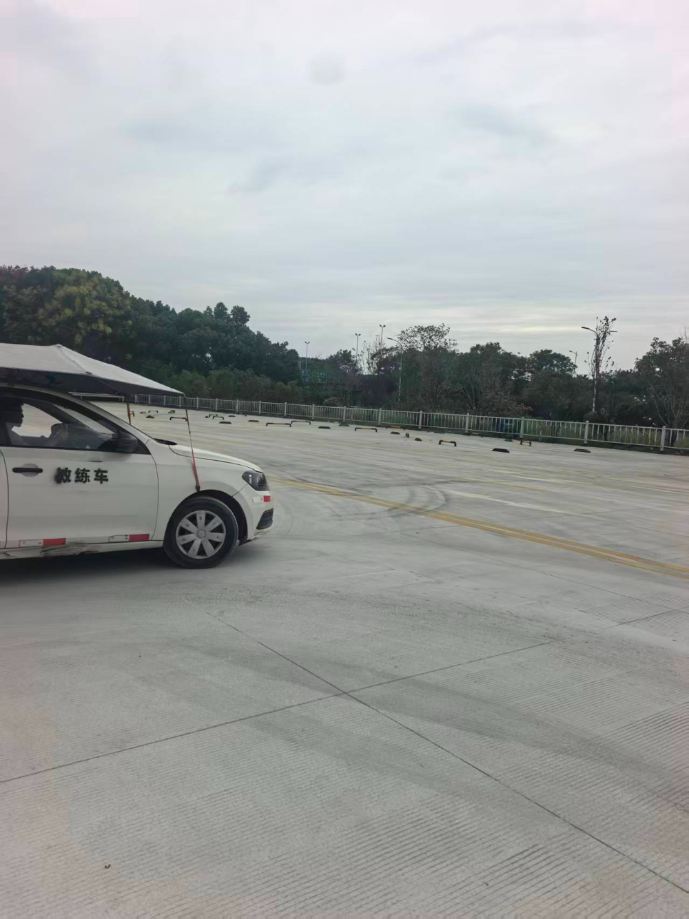 2026年底三轮摩托车驾校怎么选？合规、性价比与实用避坑指南
