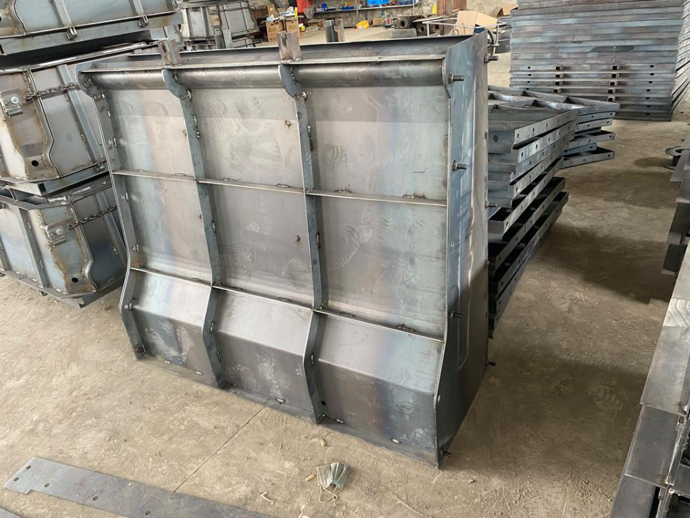 防撞墙模具1.jpg