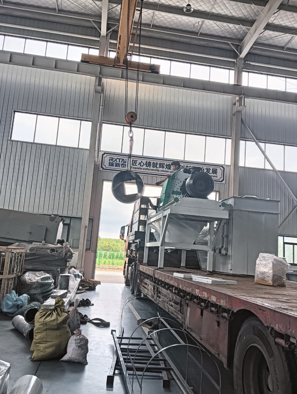 ef101aa9-287a-48bf-bcfb-d9839a41e53a.jpg