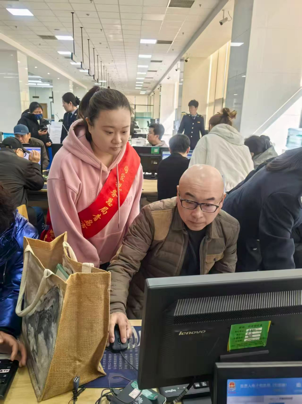 税务大厅服务1.jpg