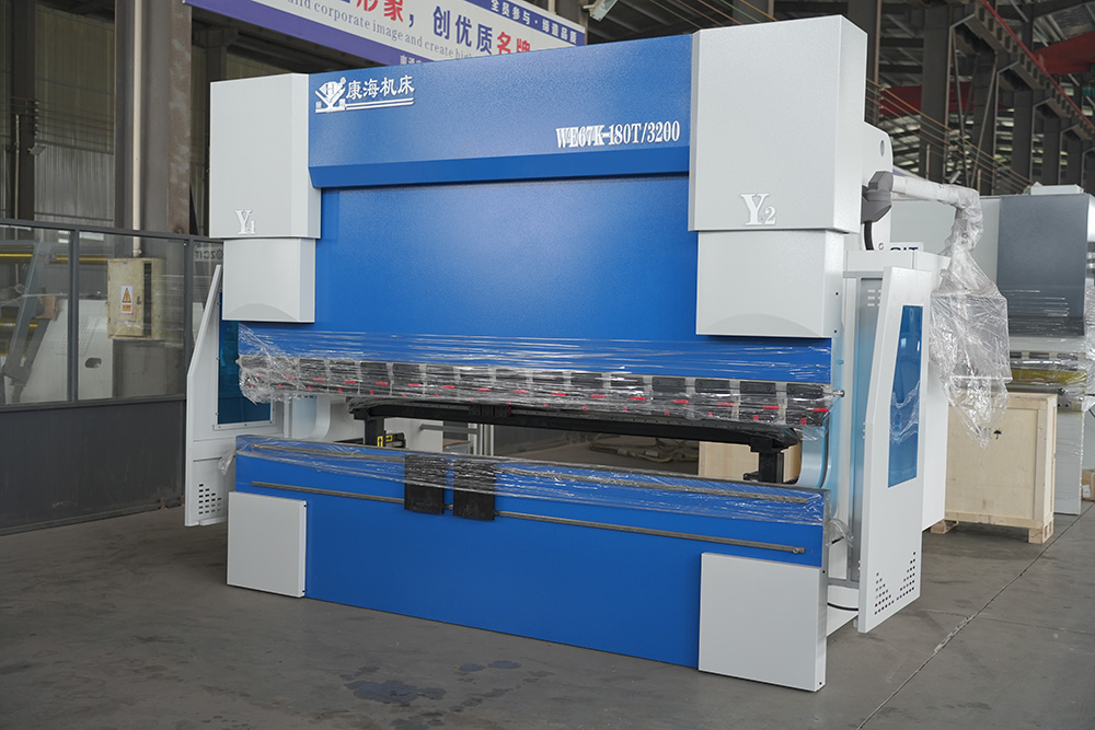 电液伺服数控折弯机，型号WE67K-180T3200.jpg