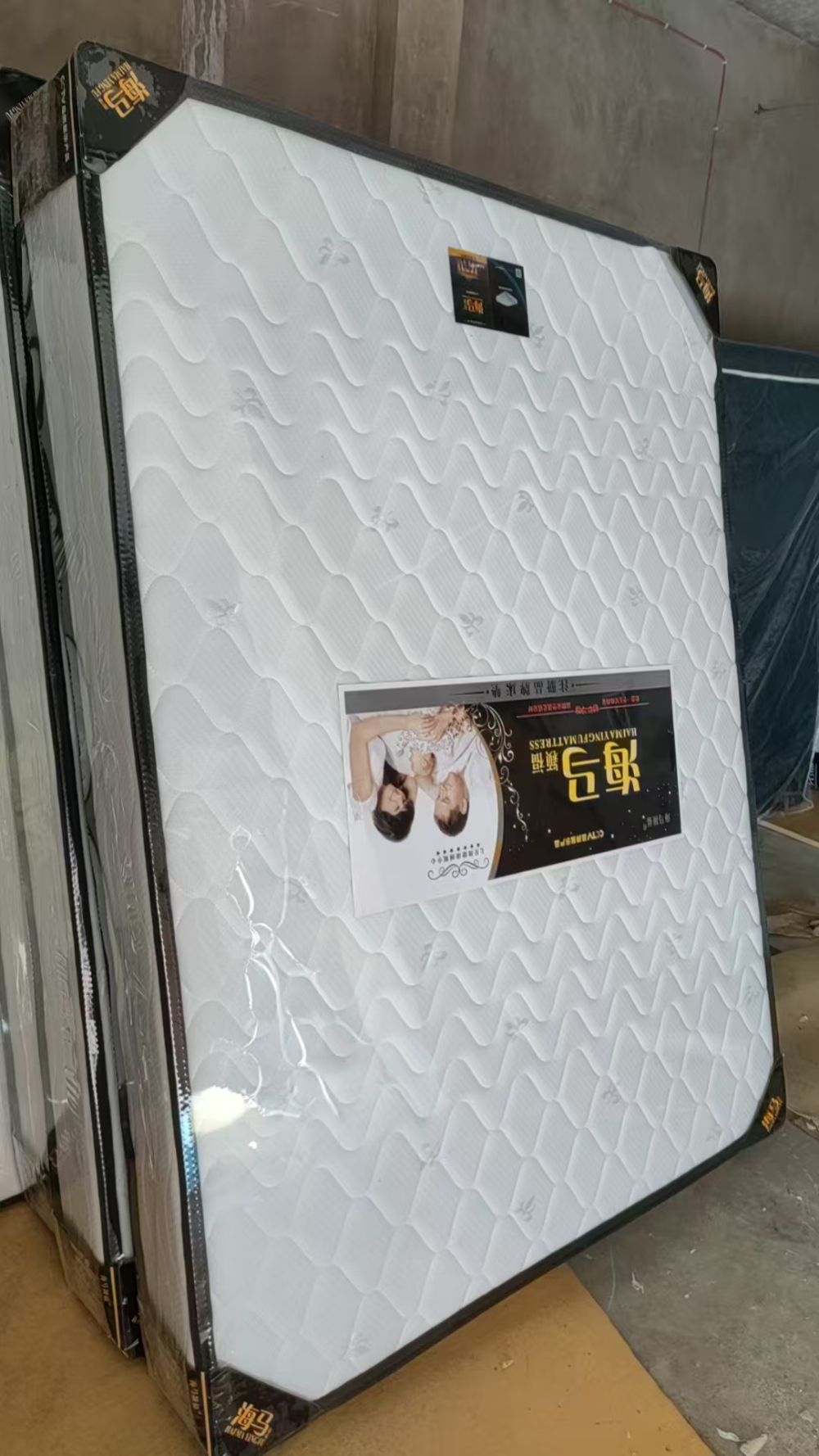 酒店床垫供应商怎么选？探访鑫麒床垫加工店的源头直供模式