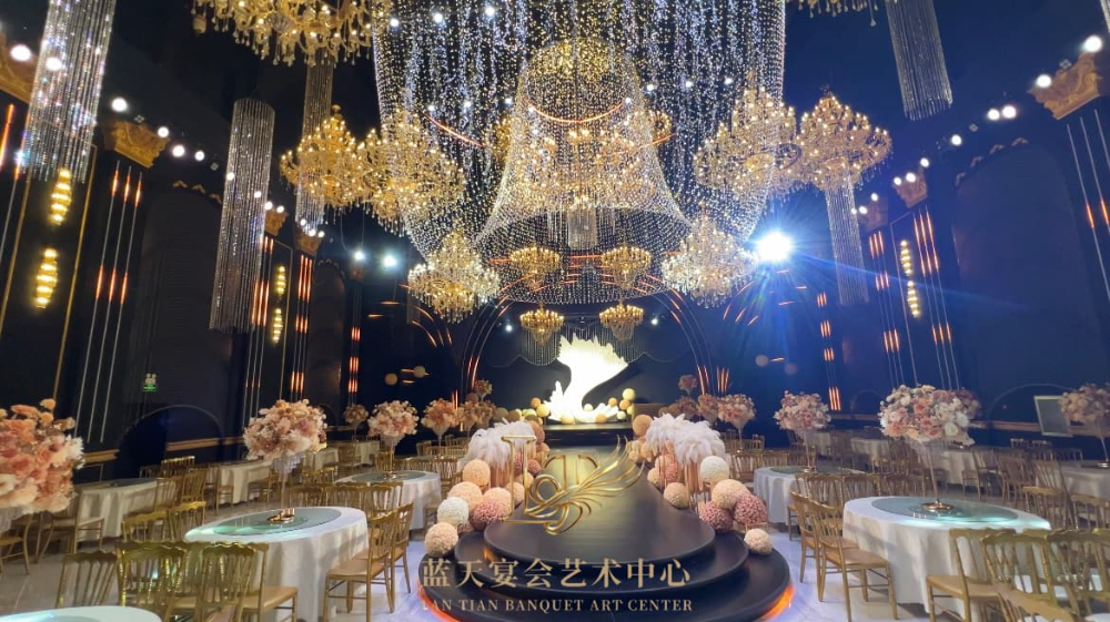 2026年10月于洪区一站式婚宴场地含摄影主持化妆，联...