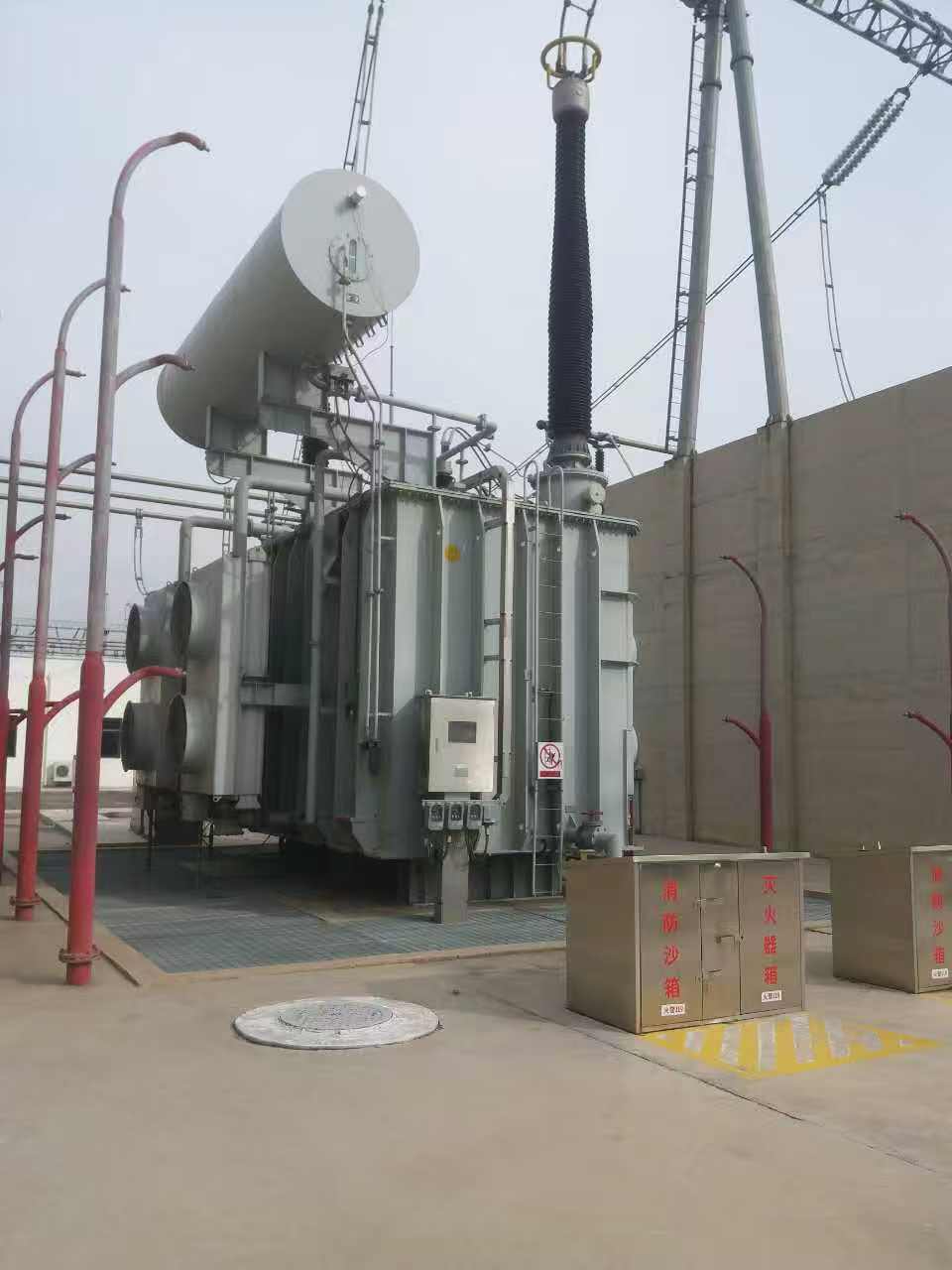 变压器带压堵漏、变压器堵漏、变压器漏油堵漏.jpg