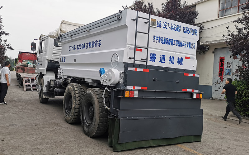 撒灰车 (10).jpg