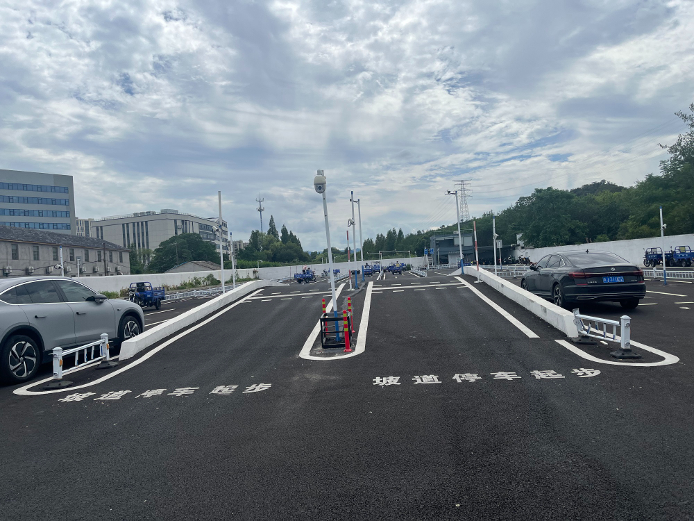e7a8049b-b83c-44b7-b0a5-1495cc1faee7.jpg